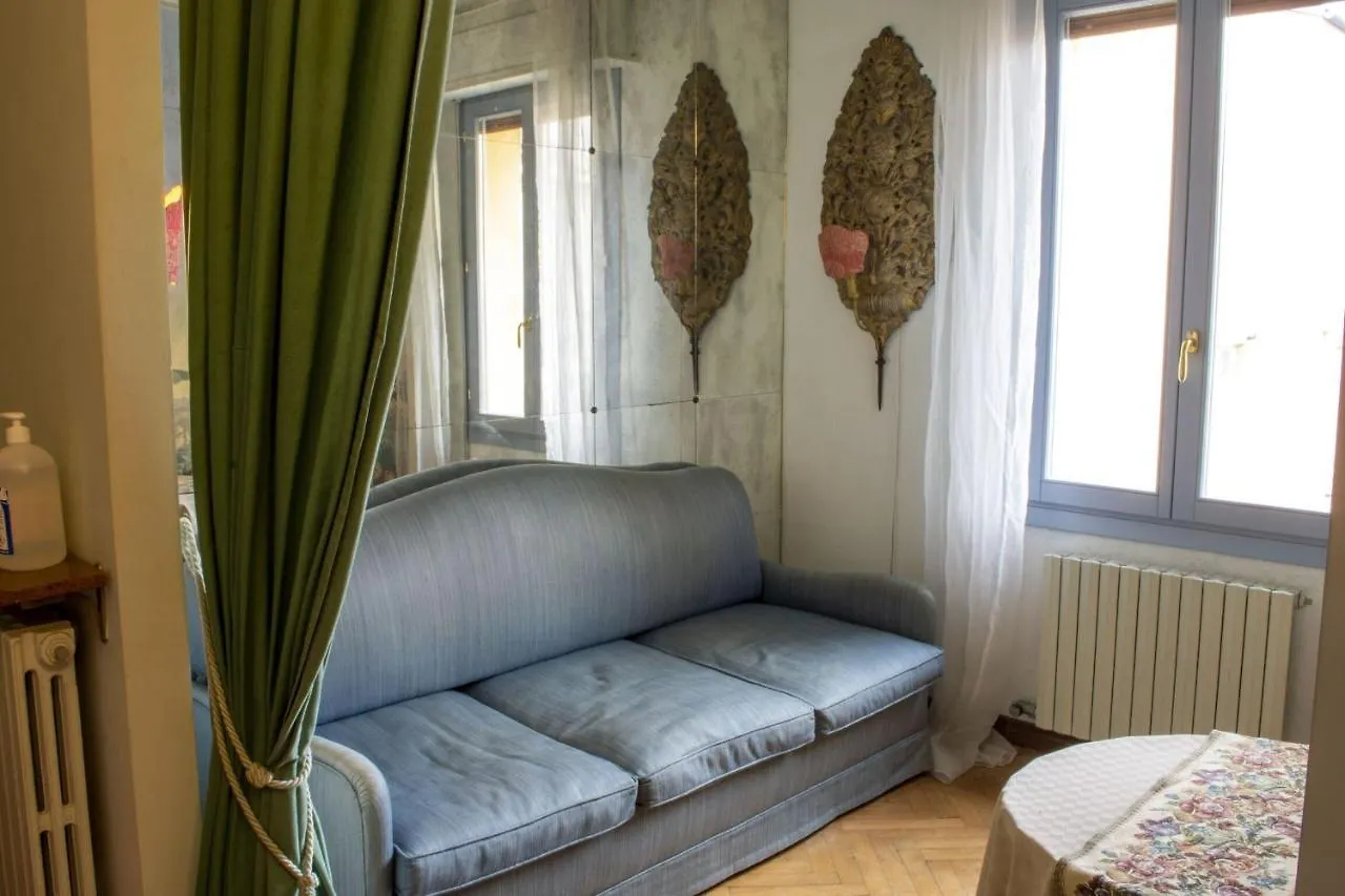 Apartment San Vio Dorsoduro Academia By Halldis Venedig Italien